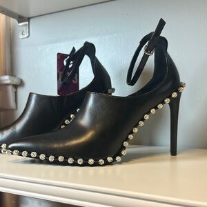 Elegant Black Stiletto Heels with Rhinestone Accents